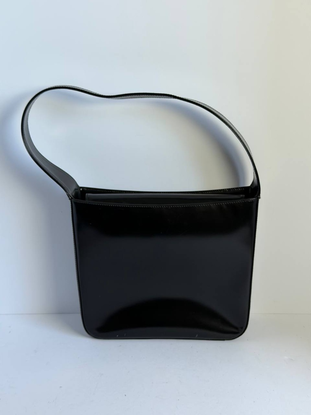 Gucci Interlocking G Logo Black Patent Leather Shoulder Bag - Picture 6 of 10